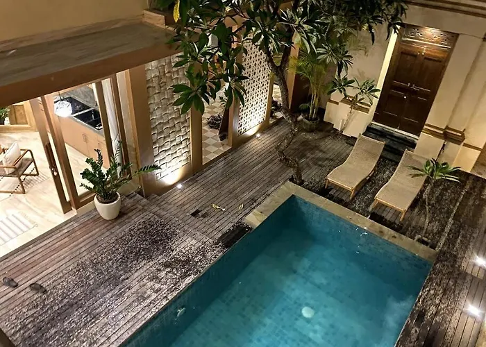 Cozy 3 Bedroom Villa In Seminyak