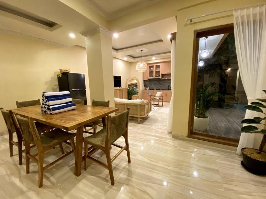 Cozy 3 Bedroom In * Seminyak (Bali)